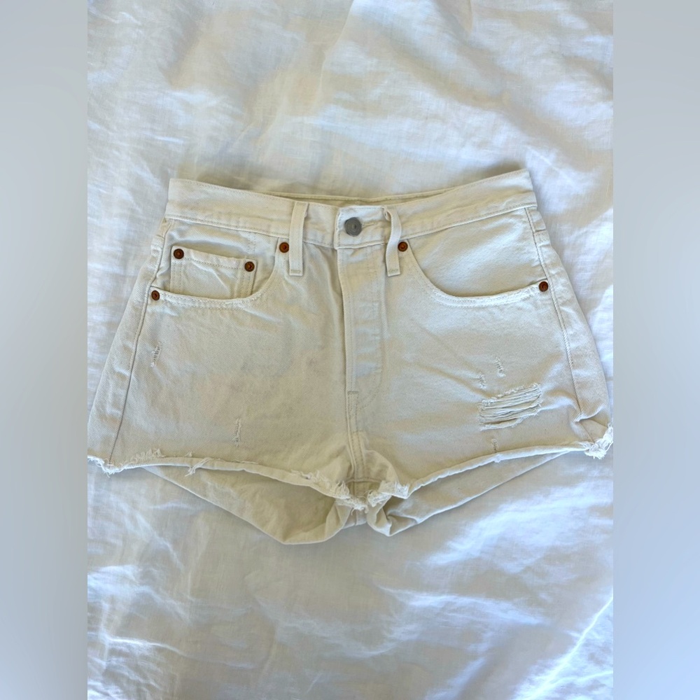 LEVI’S 501 High Rise Denim Shorts - Women’s Size 26
